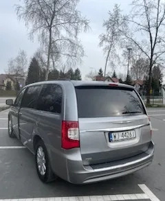 Chrysler Town &amp; Country cena 43777 przebieg: 266781, rok produkcji 2013 z Warszawa małe 154